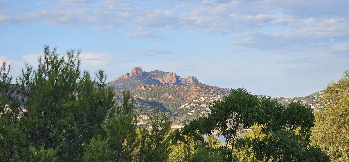 Vue depuis les hauteurs du Cap Dramont